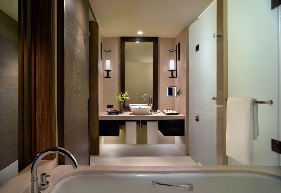 Hyatt Regency Hua HinDeluxe King Room With Club Access