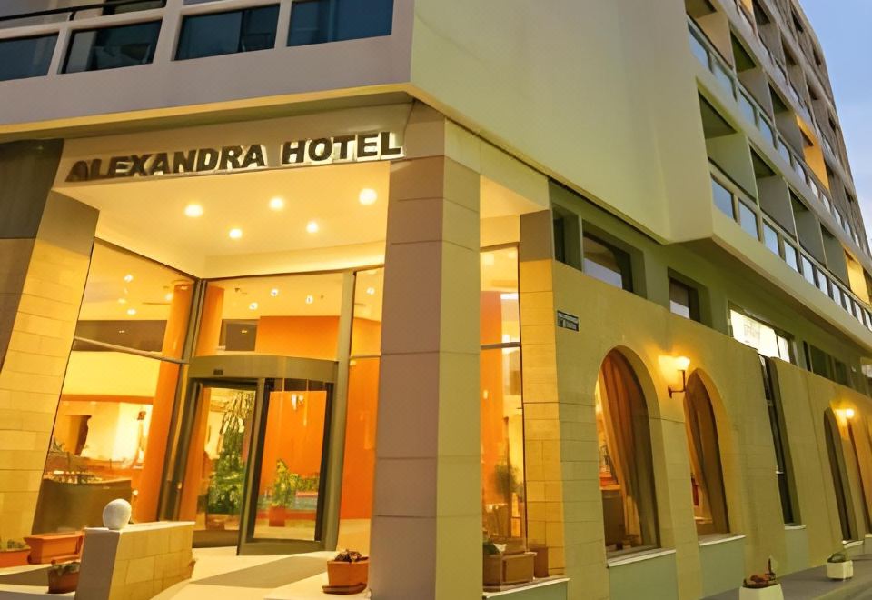 城市开间， 2 张单人床， 城市景观