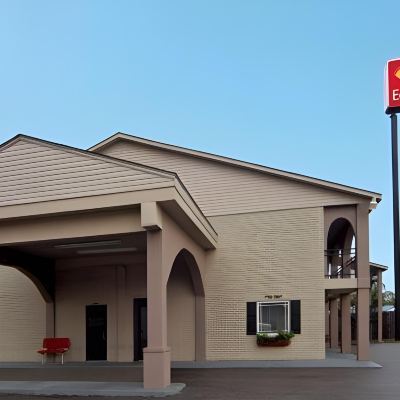 Deluxe Single Room, 1 King Bed, Smoking Super 7 Promo Code