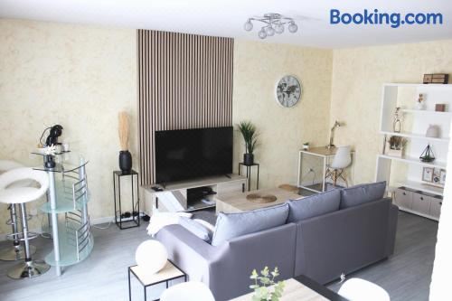 Cosy Appart - Proche Eurexpo - Balcon - Parking - Spacieux T2One-Bedroom Apartment
