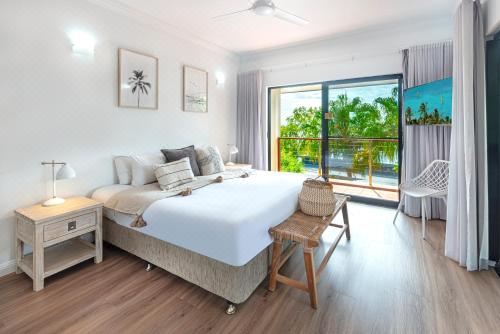Haven on Hamilton Island -Private Apartment with Views & Buggy Fully Renovated in 2023 One-Bedroom Apartment