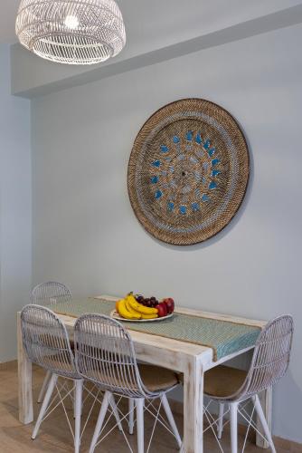 带阳台的小型套房