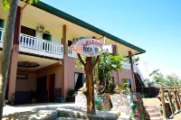 Enchanted River Rock Island Resort Hotel di 