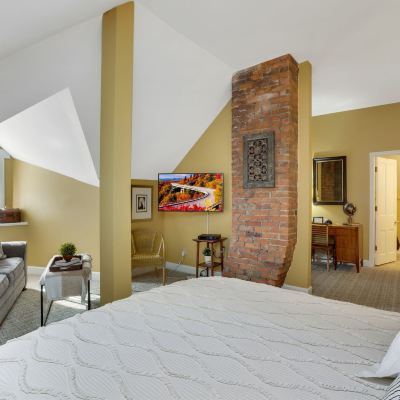 Signature Suite, Multiple Beds, Non Smoking, Private Bathroom 50 Lincoln Short North B&B Promo Code