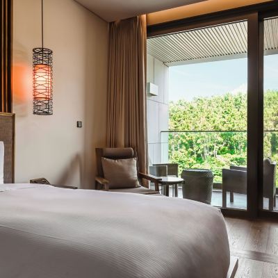 [Journeybox] Twin Premium Room With Mountain View/F&B Credit 300, 000 Krw + Additional 100 Rim Points 아난티 힐튼 부산 쿠폰