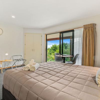 Standard Studio, Non Smoking, Kitchenette (SPA Bath Couples Retreat) Alpine Garden Motel Promo Code