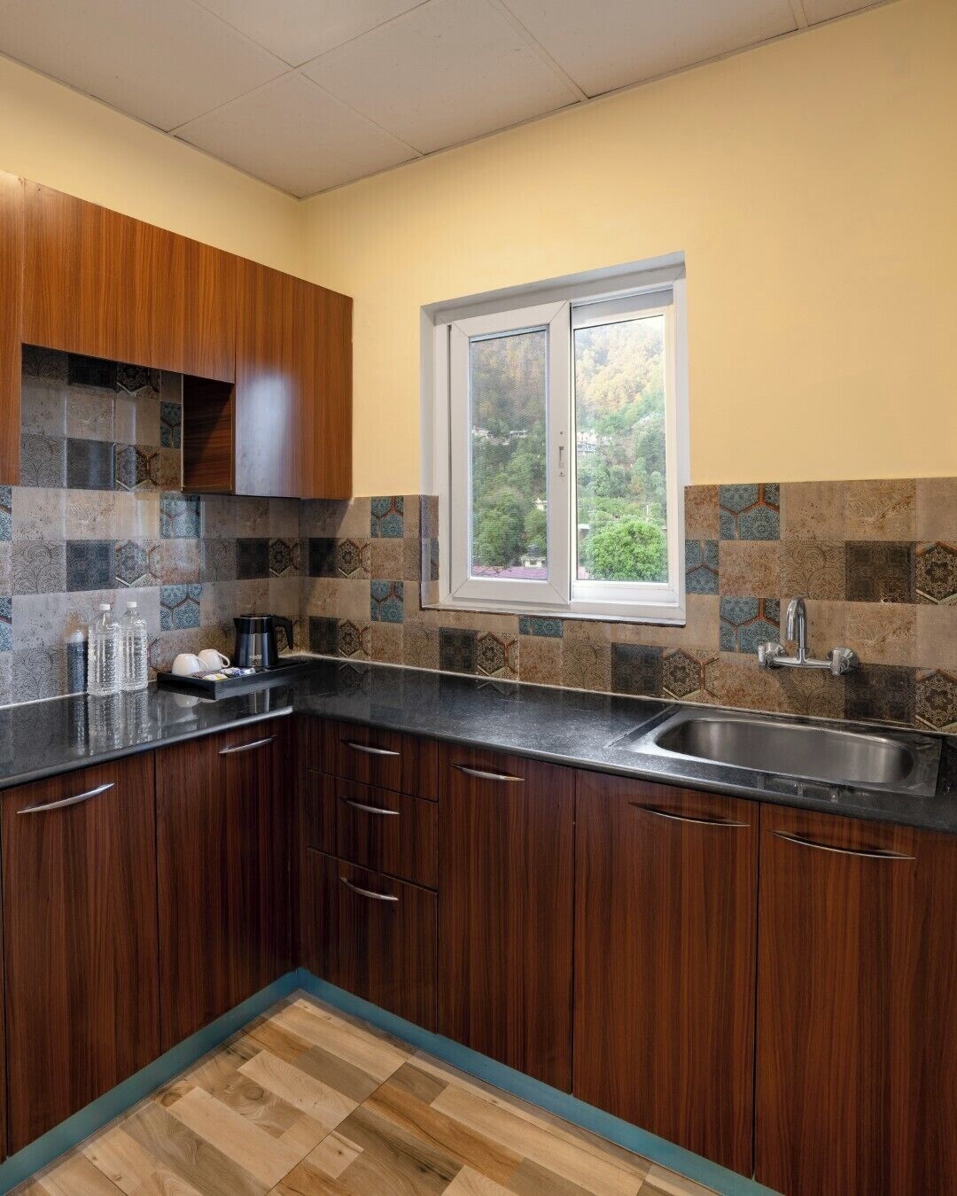 享有山谷景色的家庭间