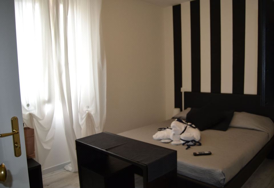 标准间 - 带双人床和私人浴室