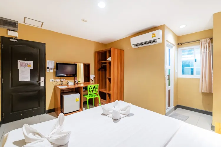 ห้องพักมาตรฐานเตียงใหญ่พร้อมเตียงใหญ่
