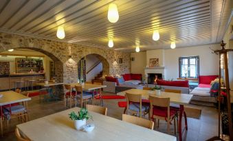 Kyriaki Guesthouse & Suites - Housity