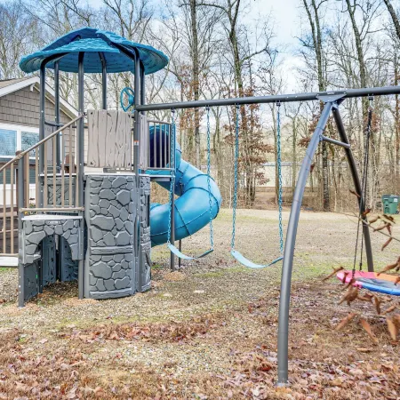 Pet-Friendly Home w/ Deck in Broken Bow! Отели в г. Брокен Боу