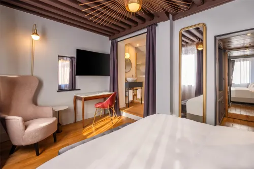 Cour des Loges Lyon, A Radisson Collection Hotel