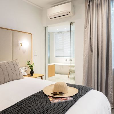 Family Apartment, Multiple Beds, Garden View, Garden Area (Three Bedroom Garden Apartment) Vineyard Hotel Promo Code