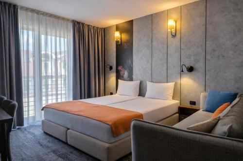 三人间（2名成人+1名小童）