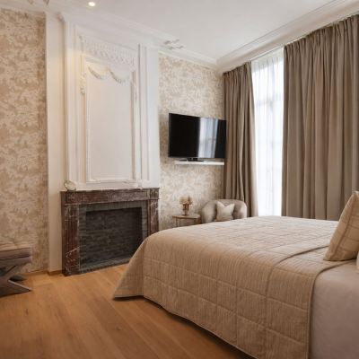 Deluxe Double Room with Canal View Hotel Van Cleef Promo Code