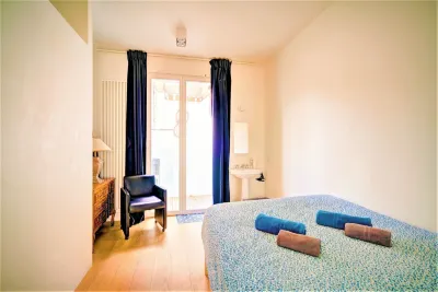 Spacious Apartment With Terrace, View Hotels in 
