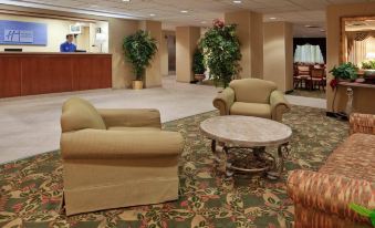 Holiday Inn Express & Suites Columbus Airport