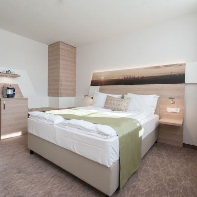 甄選特大床房 法蘭克福機場假日飯店優惠