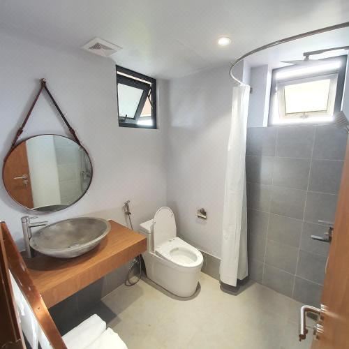 带湖景的双人间