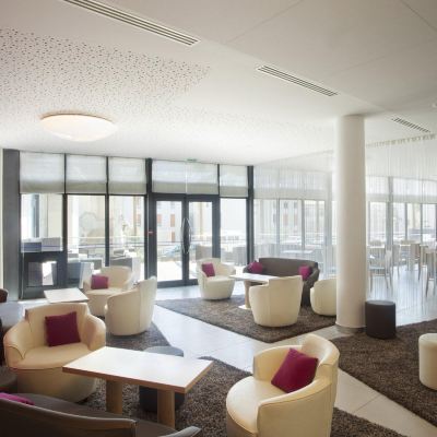 標準大床房（帶額外空間梳化床） 智選假日馬賽聖查爾斯酒店優惠