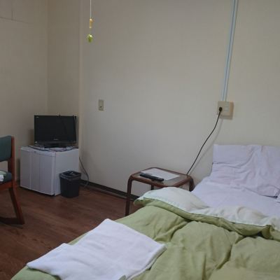 本館低層階レギュラー、セミダブル(浴室付き)(シティービュー) 民宿たつや旅館　沖縄那覇店 クーポン