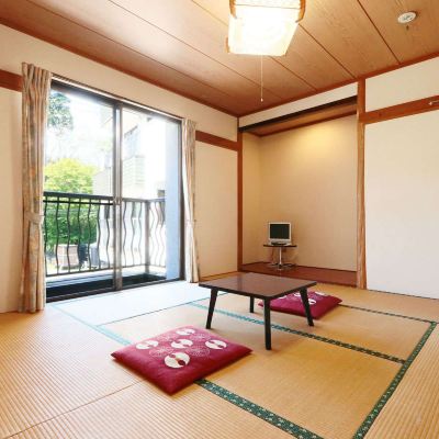 Japanese-Style Room