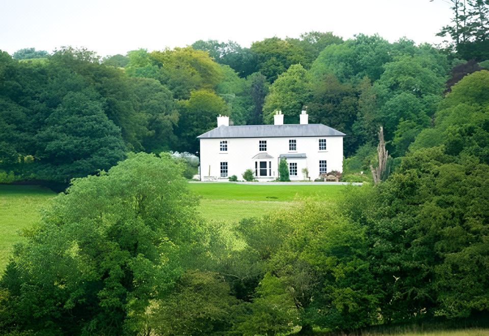 Lough Bawn House - Housity