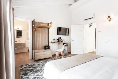 侧面海景豪华双人房