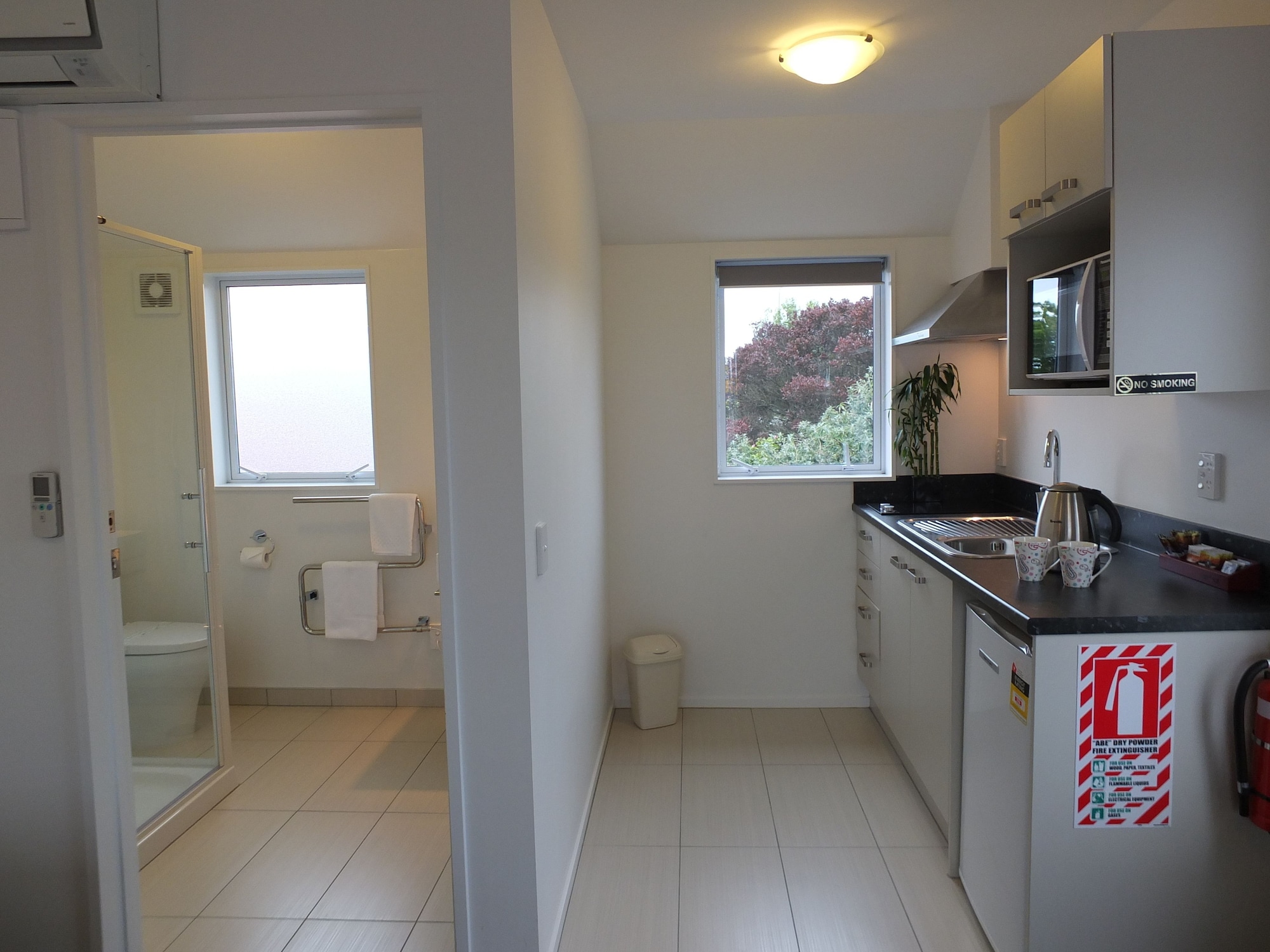 豪华特大床一室房