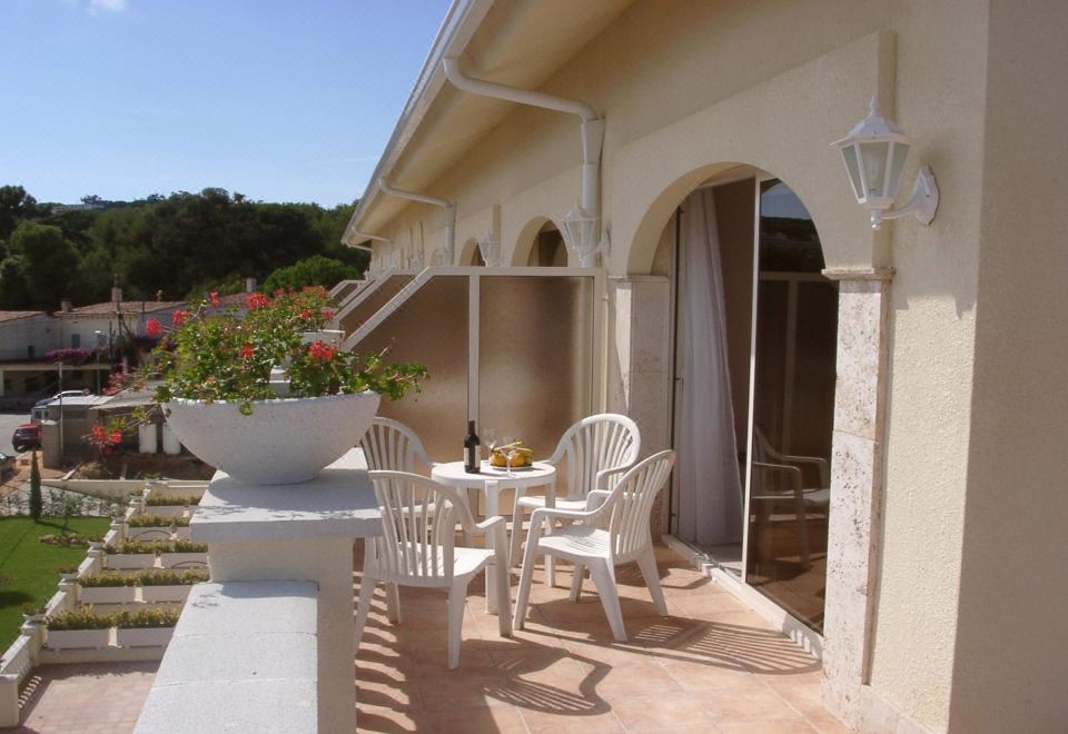 带阳台的舒适双人或双床间