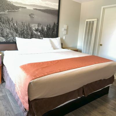 Deluxe King Room, 1 King Bed, Non Smoking Alpine Inn and Spa Promo Code