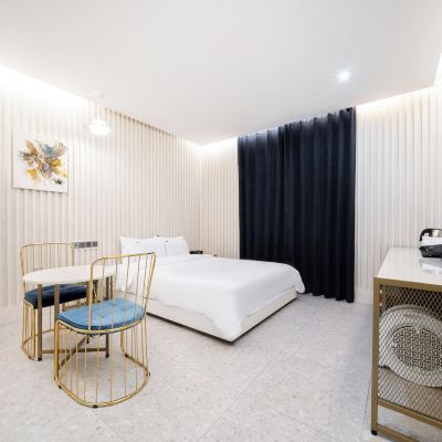 Deluxe Room Divine Hotel Promo Code