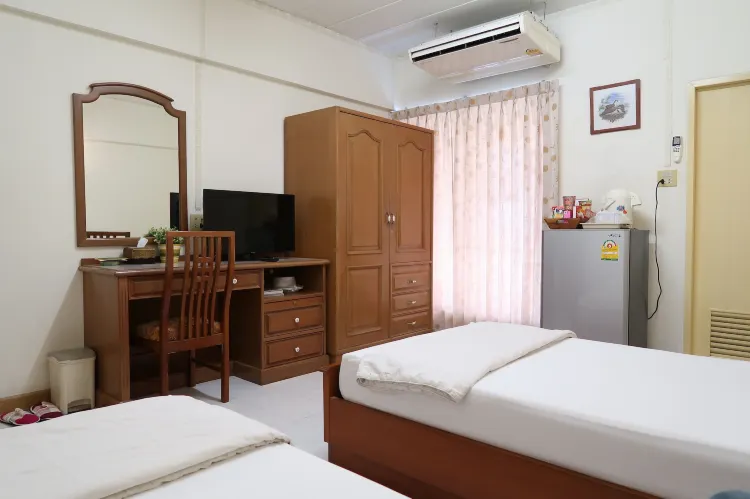 ห้องดีลักซ์, เตียงแฝด 2 เตียง, อ่างอาบน้ำ, วิวเมือง