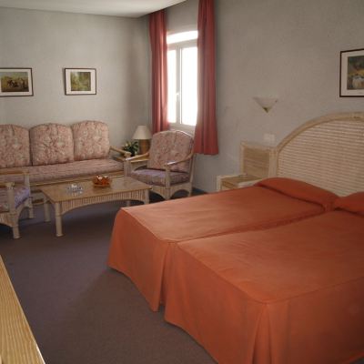 Triple Room Hotel San Jorge Promo Code