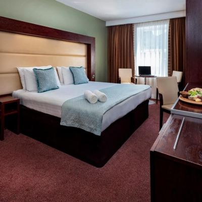 Standard Double Room Treacy's Hotel Promo Code