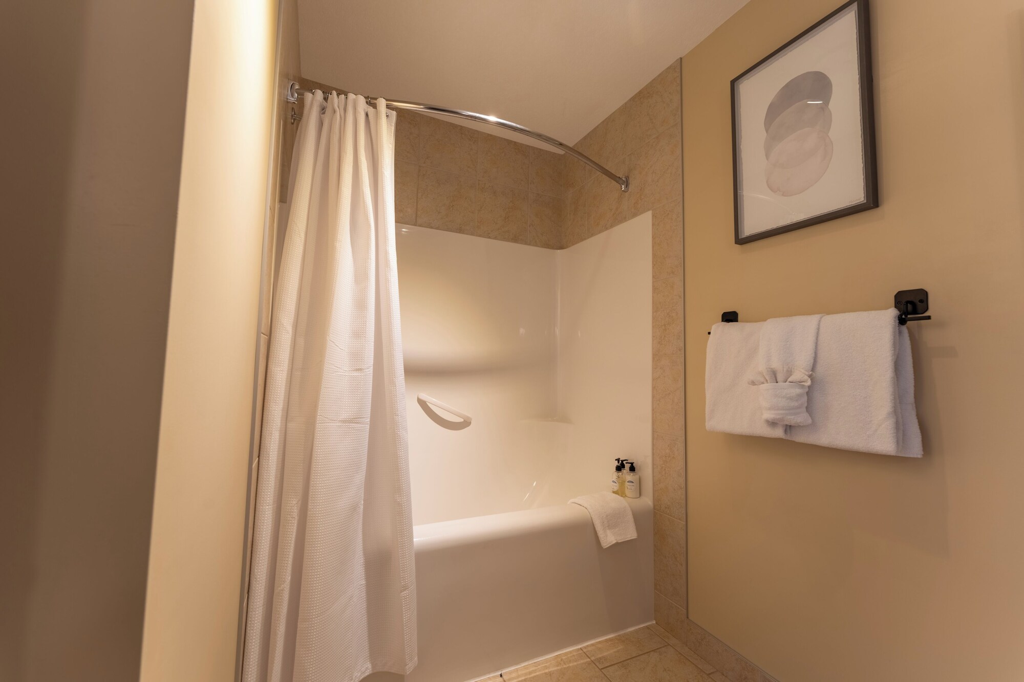 Cp # 4210 两卧室加书房， 两层