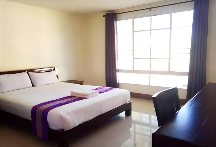 ห้องสแตนดาร์ด เตียงใหญ่ 1 เตียง