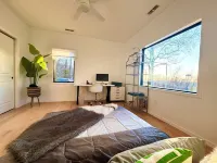 Arch View Luxury Home:Private Hottub, Pool,Sauna,Free Wine&Brkfst.5 Min from Stl