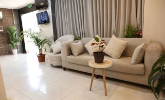Aram Hotel - Housity