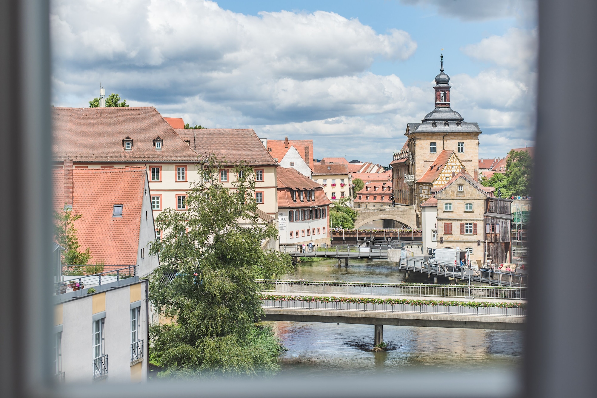 奢华双床房， 2 张单人床，河景