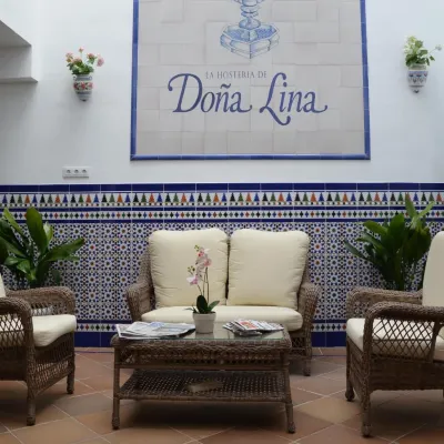 Hotel Doña Lina Hotels near Indias Archive Building