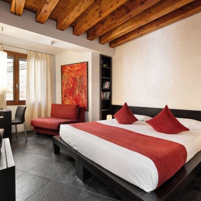 Comfort Double Room Ca' Pozzo Inn Promo Code