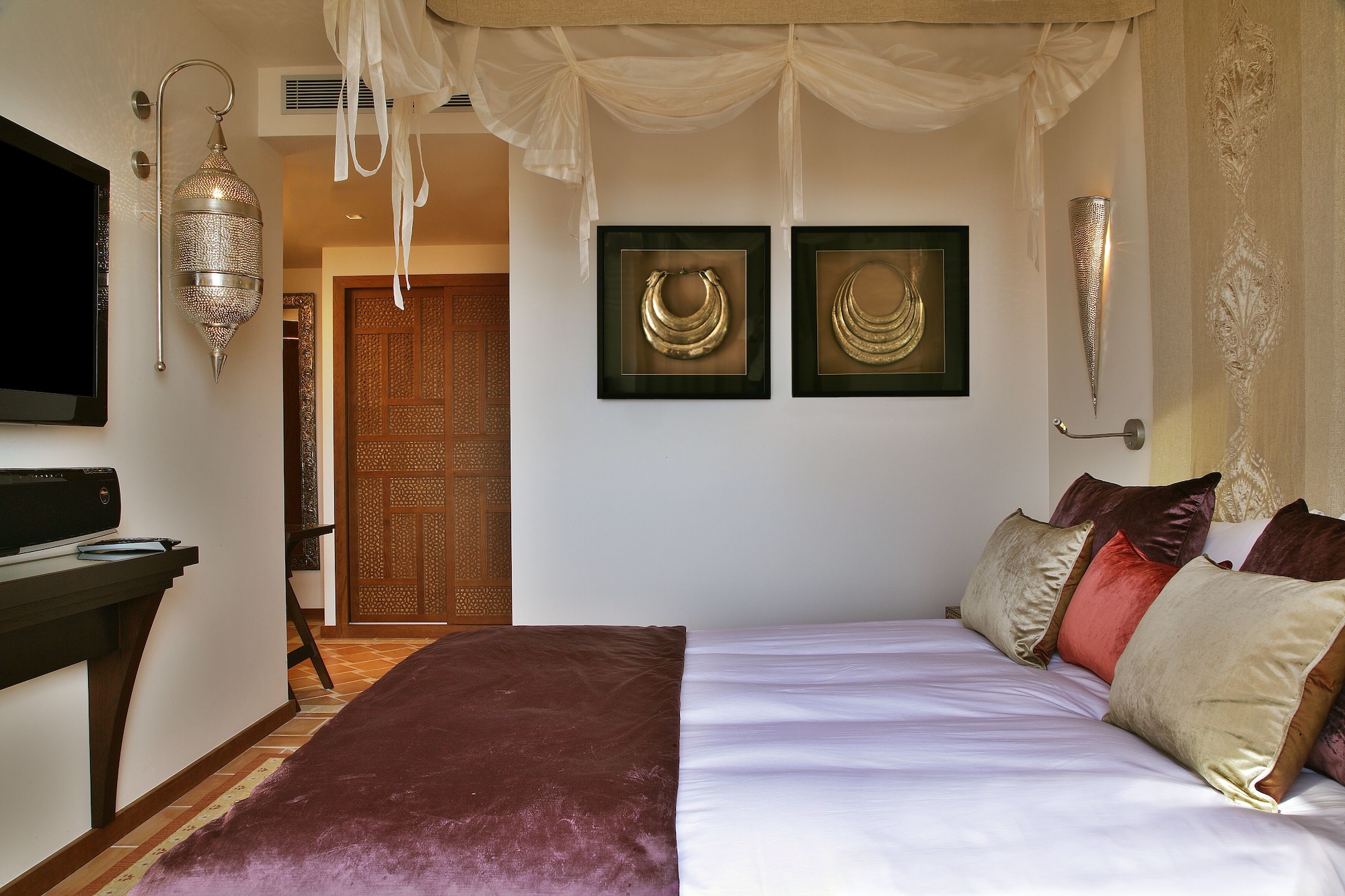 标准大床房，配有阳台或露台