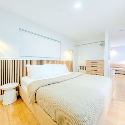 Studio Suite, Pool View, Non Smoking Green Island Inn Promo Code