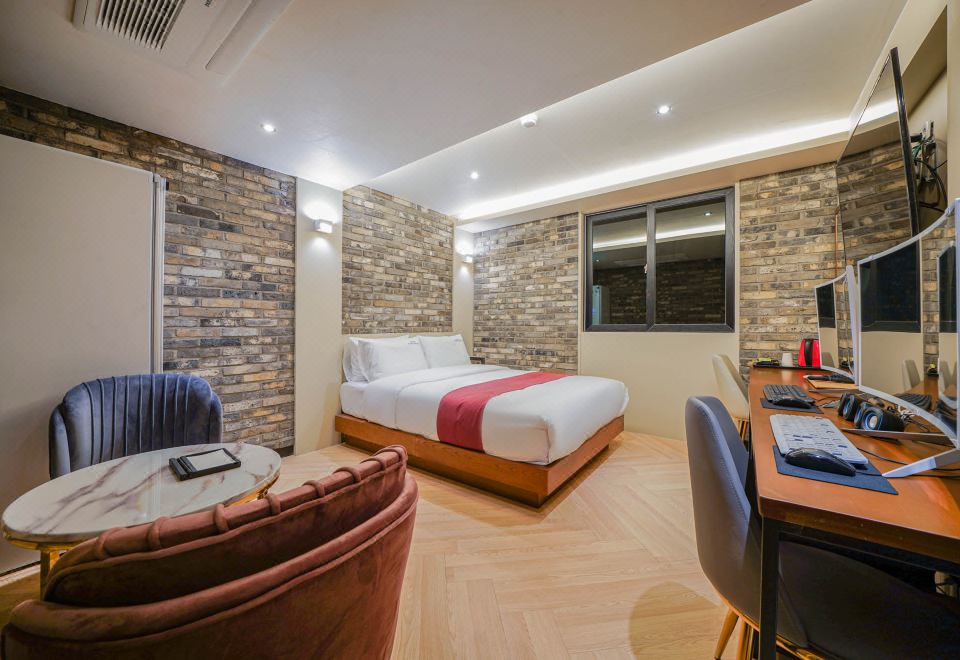 Busan Sajik the Stone Bridge Hotel - Housity