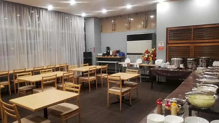 ホテル徳山ヒルズ 平和通り店（BBHホテルグループ） 食事・レストラン