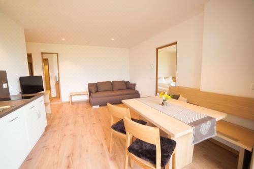 一卧室公寓（带阳台）