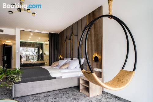 带阳台和海景的豪华双人房