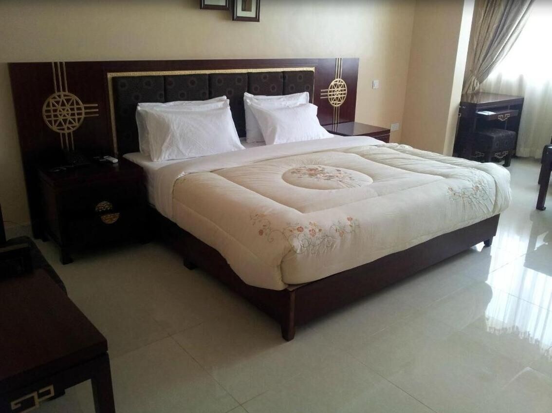 园景豪华双人或双床间