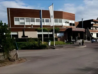 Fletcher Hotel - Restaurant de Zeegser Duinen Hotels in 